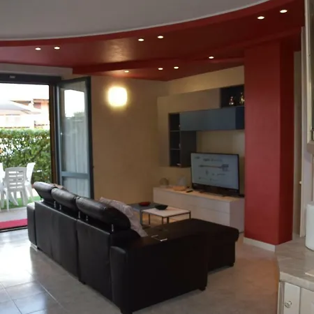 Icaro Apartment *