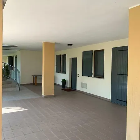 Icaro Apartment *